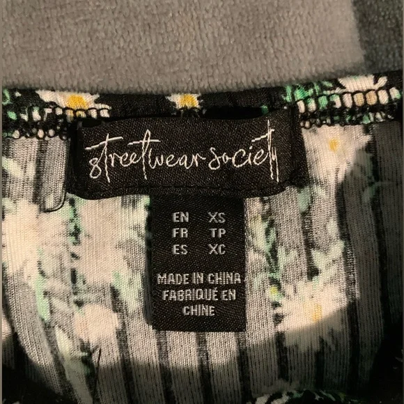 Streetwear Society - Daisy floral pattern - Mini dress - Picture 3 of 4